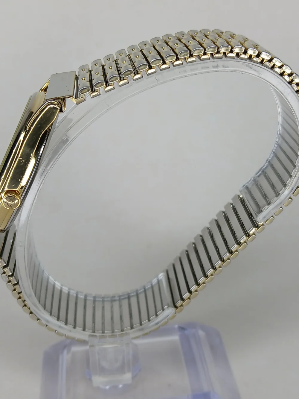 Citizen Quartz Men's Vintage Gold Tone Day Date Watch 6100-S20269 Stretch Band